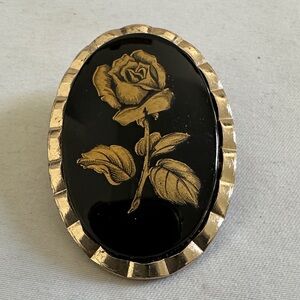 Elegant Black and Gold Rose scarf clip b20
